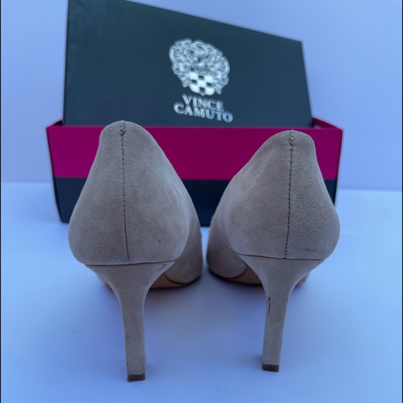 Vince Camuto - tan suede pumps - Picture 4 of 6